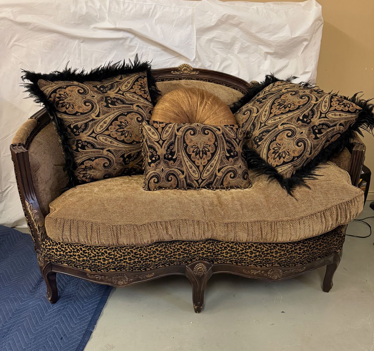 Traditional Carved Wood Settee / Accent Loveseat