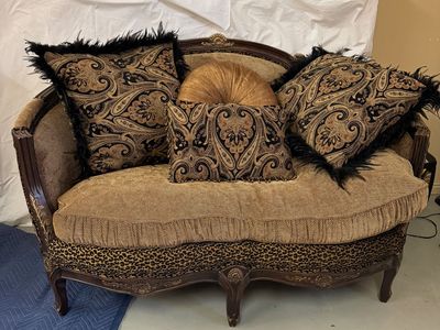 Traditional Carved Wood Settee / Accent Loveseat