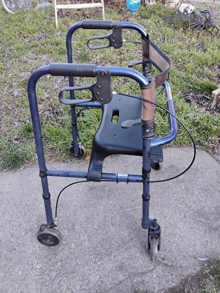 Invacare Rollite Rollator Folding Walker W/Seat