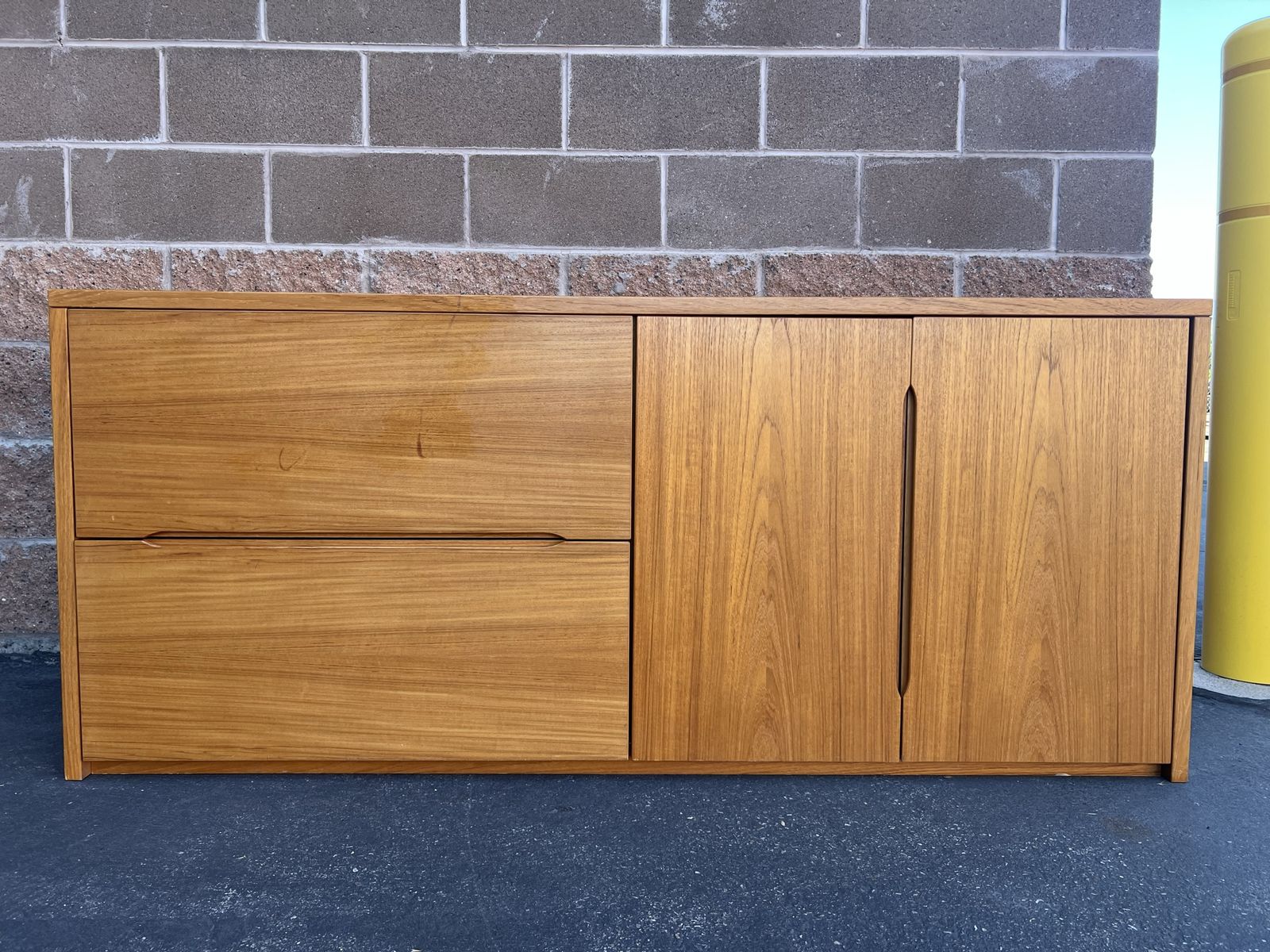 Mid Century Danish Modern Jesper Teak Cabinet TV Console Dresser Buffet Credenza