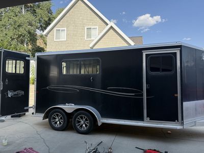 2020 alcmo Frontier Strider 3 horse trailer