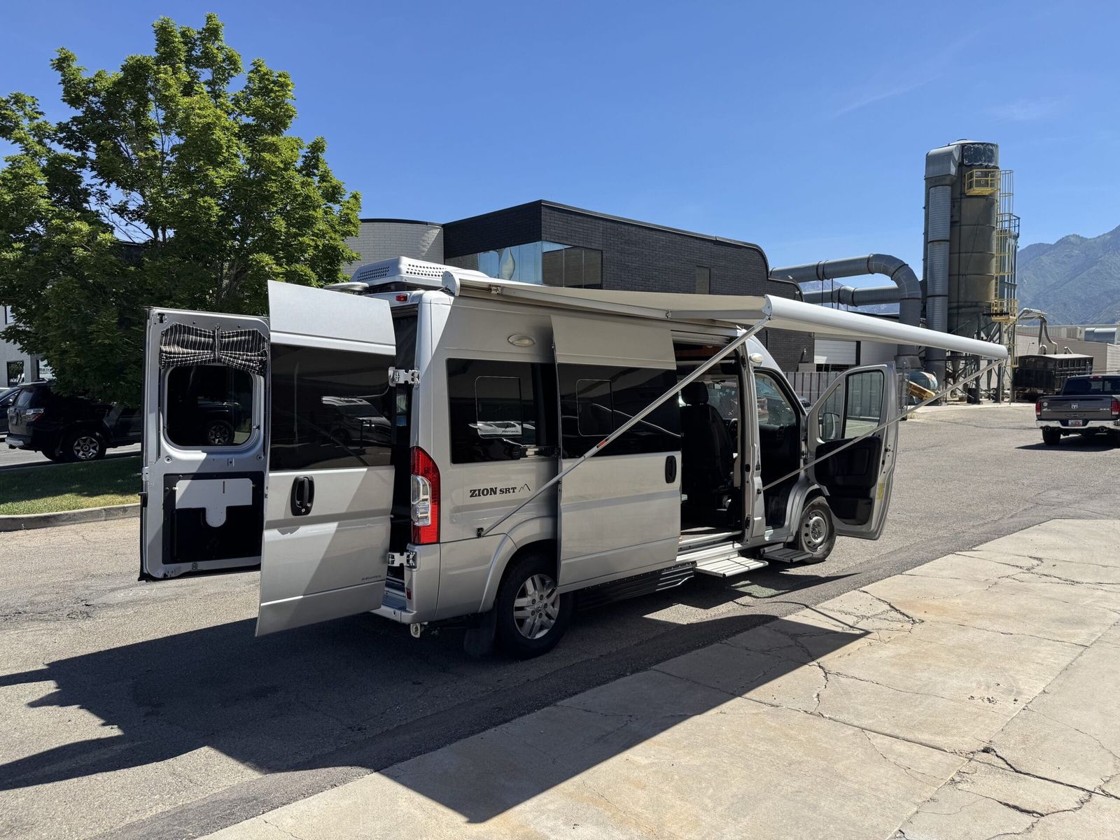 2016 Roadtrek Zion SRT Class B with Low miles