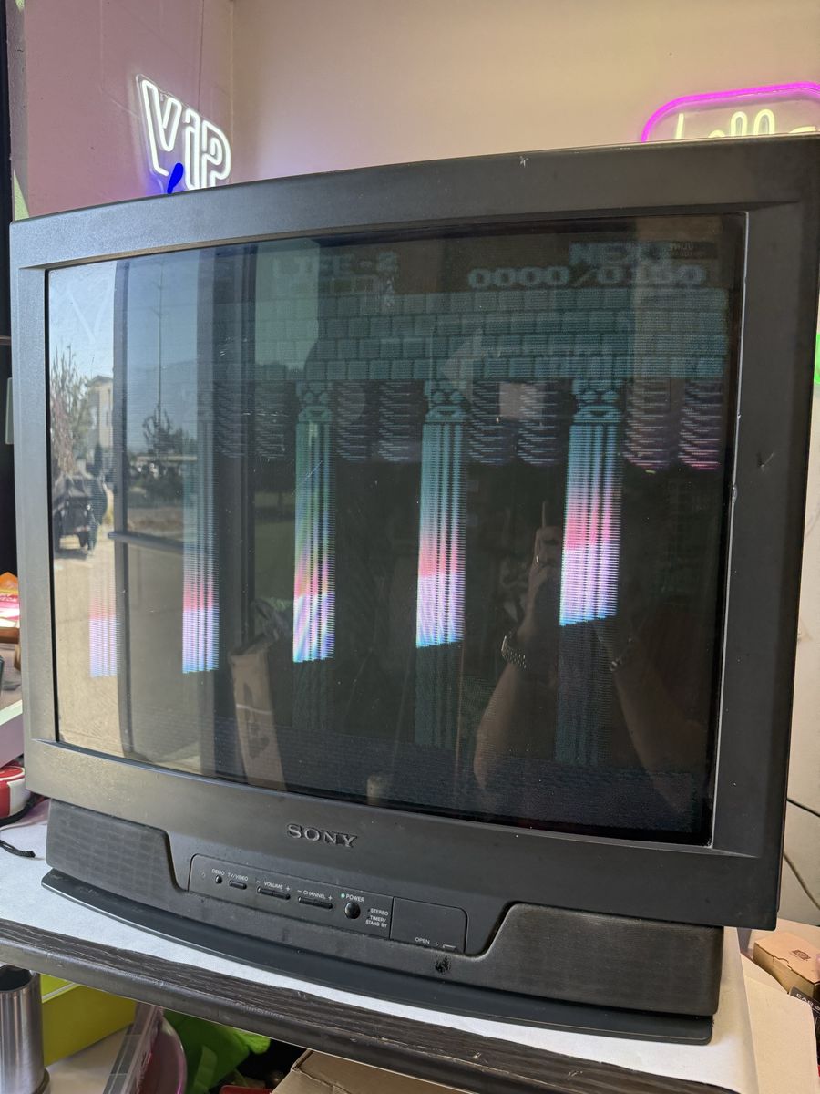 Sony Trinitron 27” CRT Tube TV - Retro Gaming Television
