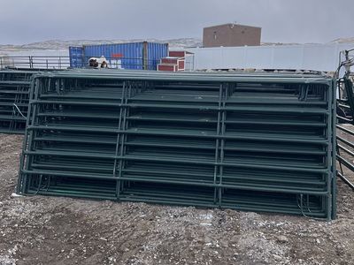 Live stock panels