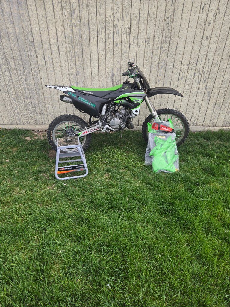 Kawasaki KX85 Dirt Bike - 2008 Model with New Plastics & ProTaper Bars - Excellent Condition