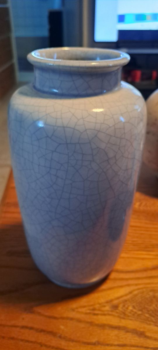 Karlsruher Majolika 12" vase