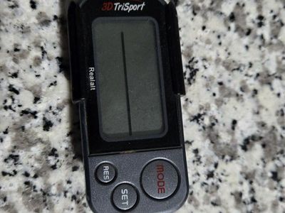 3D TriSport Realalt Pedometer Step Tracker - Fitness Activity Monitor