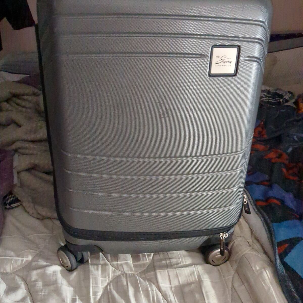 skyway cascadia hard side spinner suitcase