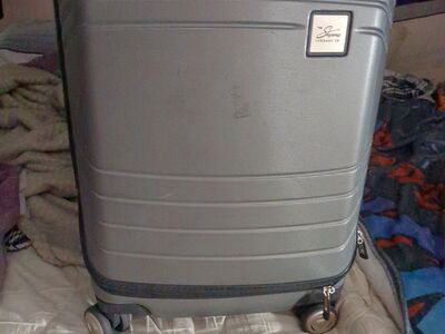 skyway cascadia hard side spinner suitcase