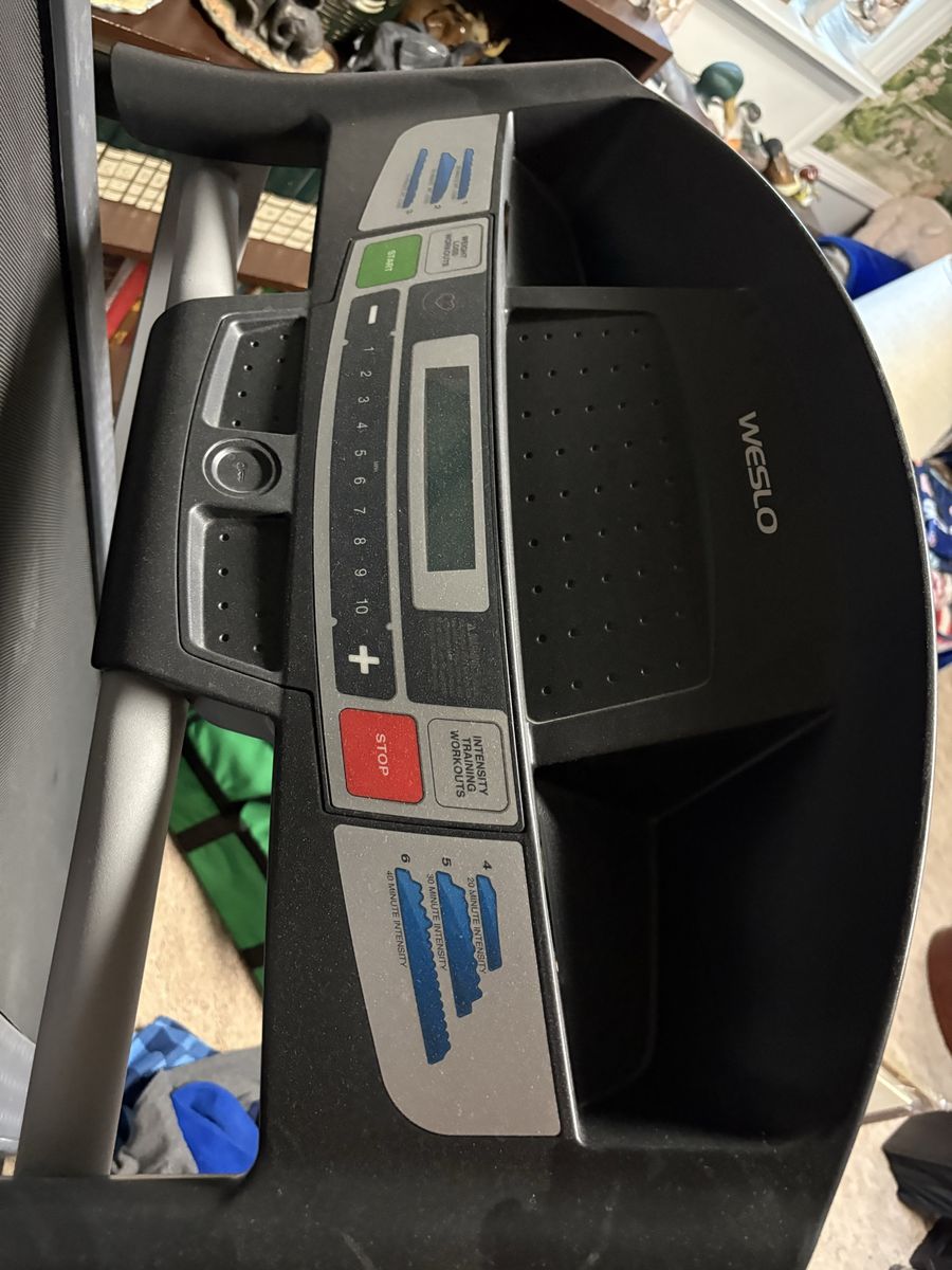 Weslo Cadence R 5.2 Folding Treadmill