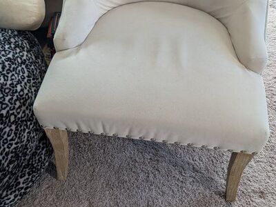 Set of 2 matching white accent chairs