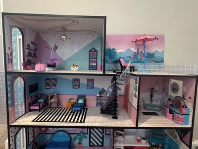 LOL Dollhouse