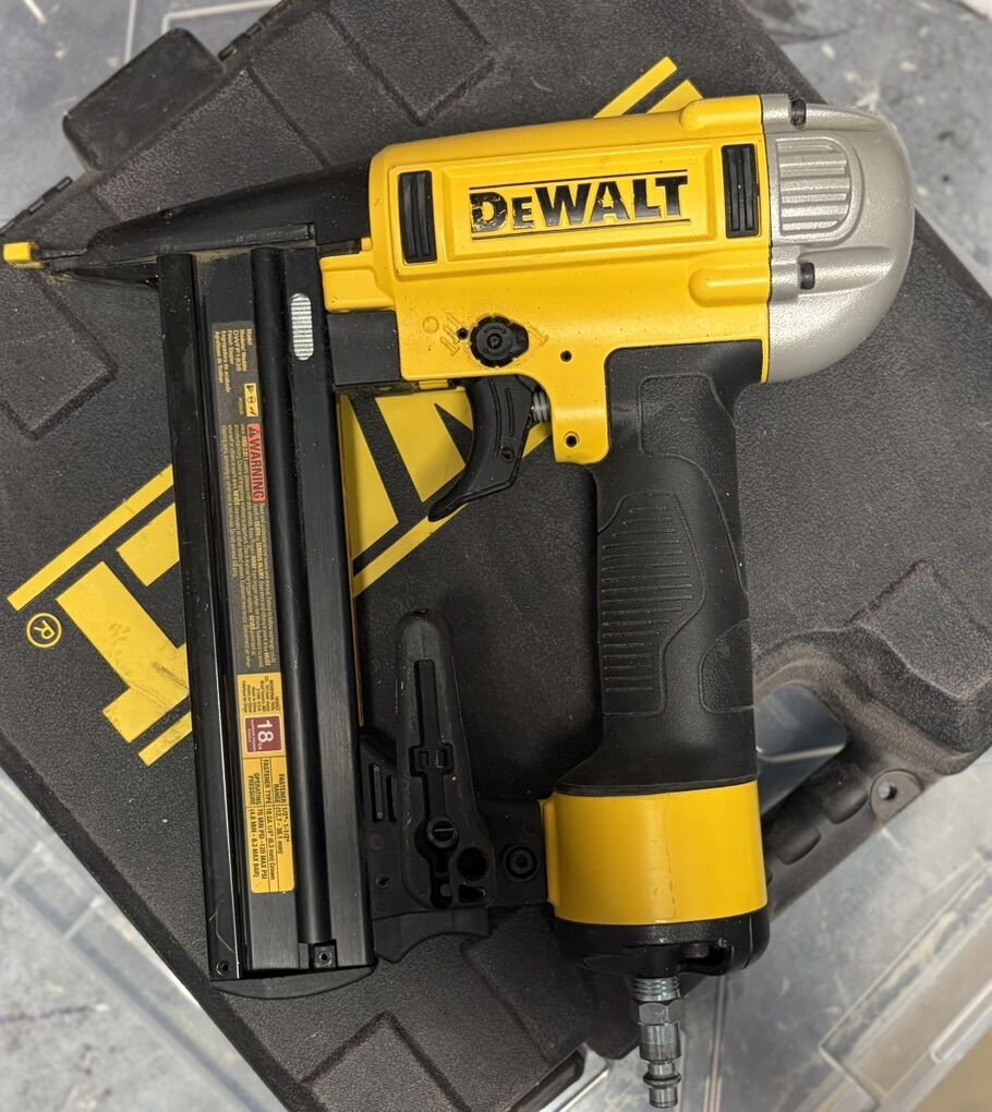 DEWALT Pneumatic Brad Nailer 18-Gauge LIKE NEW
