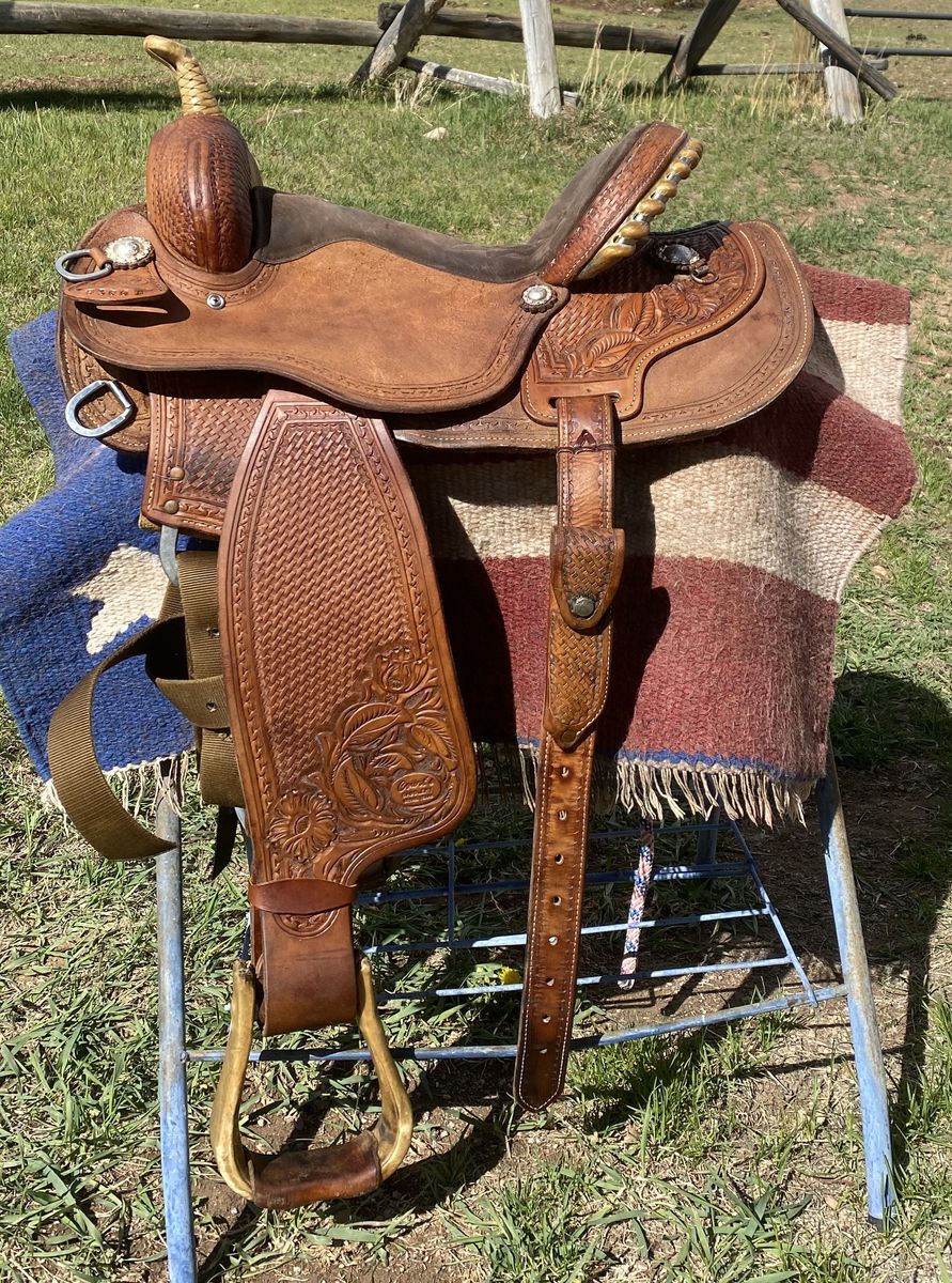 Beautiful Court's Sharon Camarillo Western Barrel Racing Saddle 14-1/2- 15" Seat.