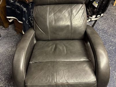 Like New Very Comfortable Leather Rocker Recliner