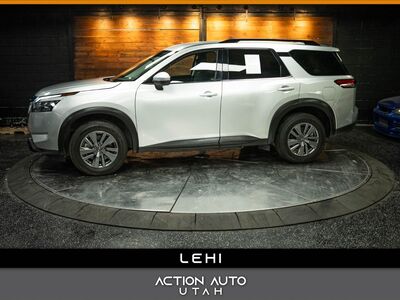 2025 NISSAN PATHFINDER SV