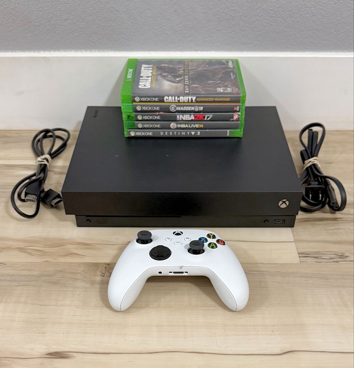 Xbox One X + 5-Games