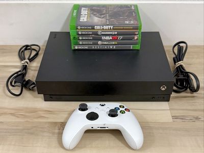 Xbox One X + 5-Games