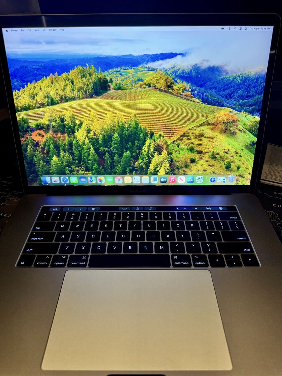 Apple MacBook Pro 15-inch (2016) i7, 16GB RAM, 512GB SSD, Sequoia 