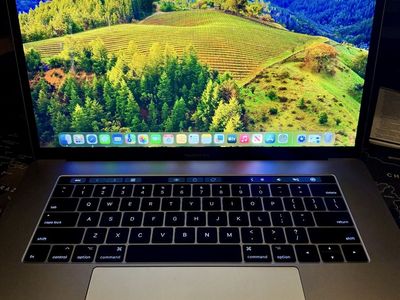 Apple MacBook Pro 15-inch (2016) i7, 16GB RAM, 512GB SSD, Sequoia