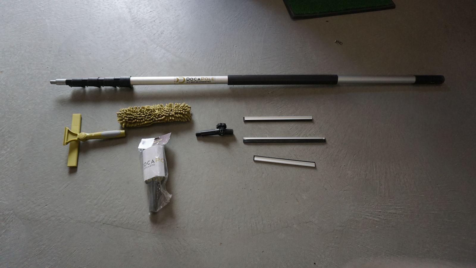 Window cleaning and dusting kit