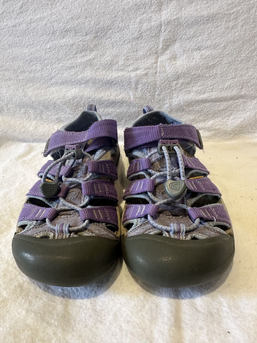 Keen Youth Size 3 Purple WP Hiking Sandals