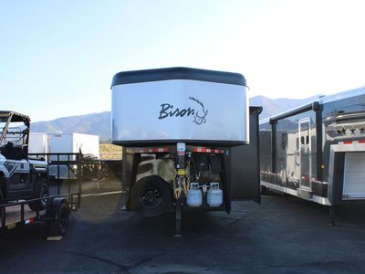 Bison Ranger 7411.S Horse Trailer w/Living Quarters
