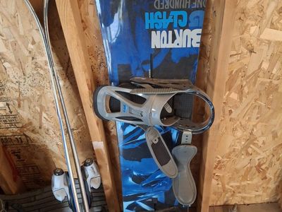 Burton Clash 157W Beginner Snowboard with Bindings