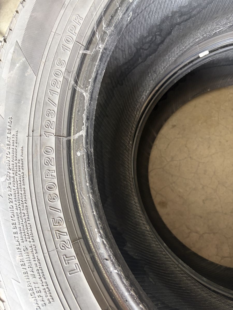 LT275/60R20 123/120S 10PR Tire