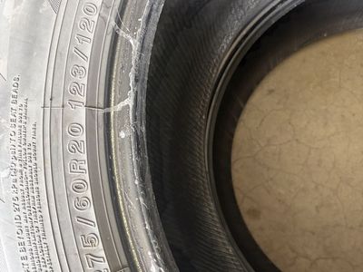 LT275/60R20 123/120S 10PR Tire