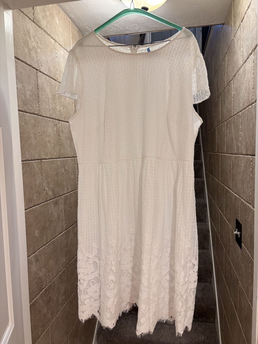 Darling Women’s Eyelet Dress Size 20