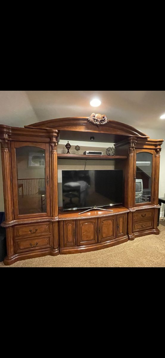 Large 4 piece wall Entertainment Center
