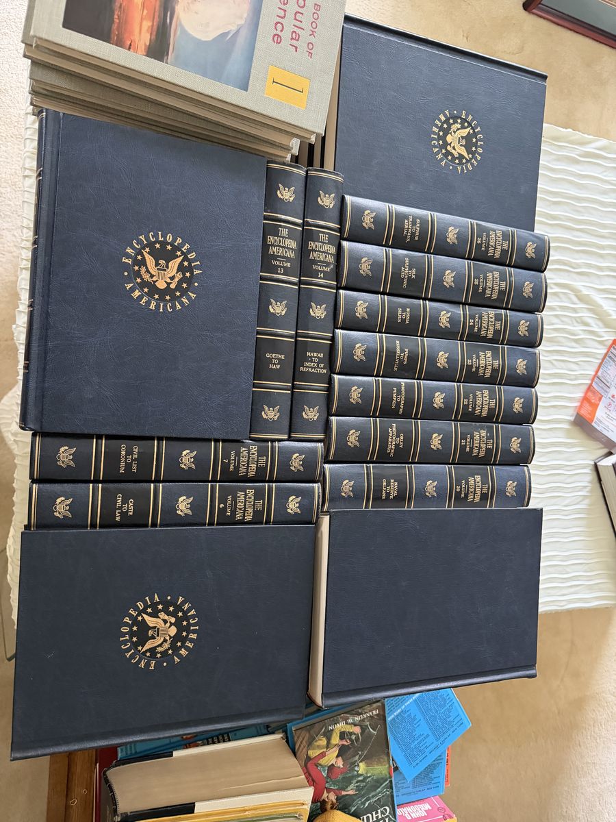 1958 Encyclopedia Americana Complete 30-Volume Set – Vintage Navy & Gold $280 cash/venmo in Provo