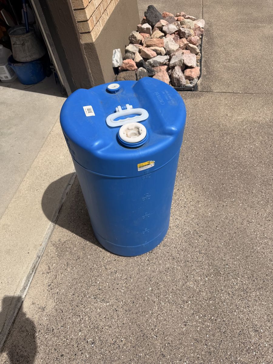 15 Gallon Blue Poly Plastic Storage Drum Barrel Container with Spout
