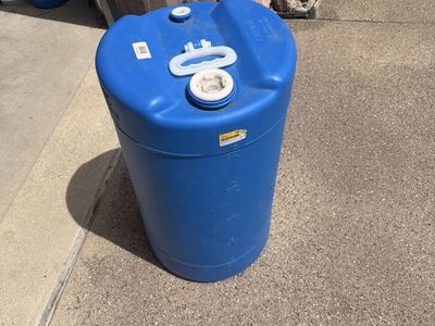15 Gallon Blue Poly Plastic Storage Drum Barrel Container with Spout
