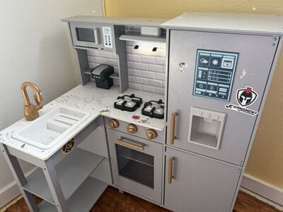 Kids Play Kitchen