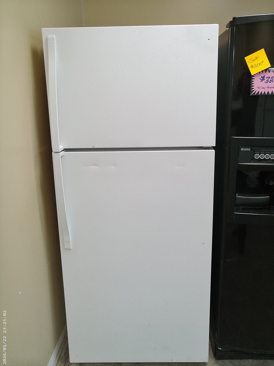 Clean 18 cf Refrigerator~90 Day Guarantee