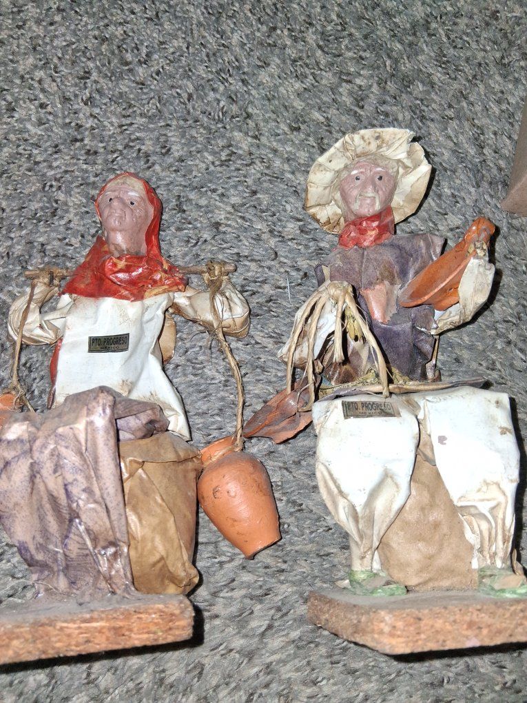Vintage Hand-Painted "Pto Progreso, Mexico" Folk Art Figurines - Set of 2 Paper Mache Sculptures
