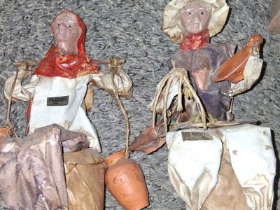 Vintage Hand-Painted "Pto Progreso, Mexico" Folk Art Figurines - Set of 2 Paper Mache Sculptures