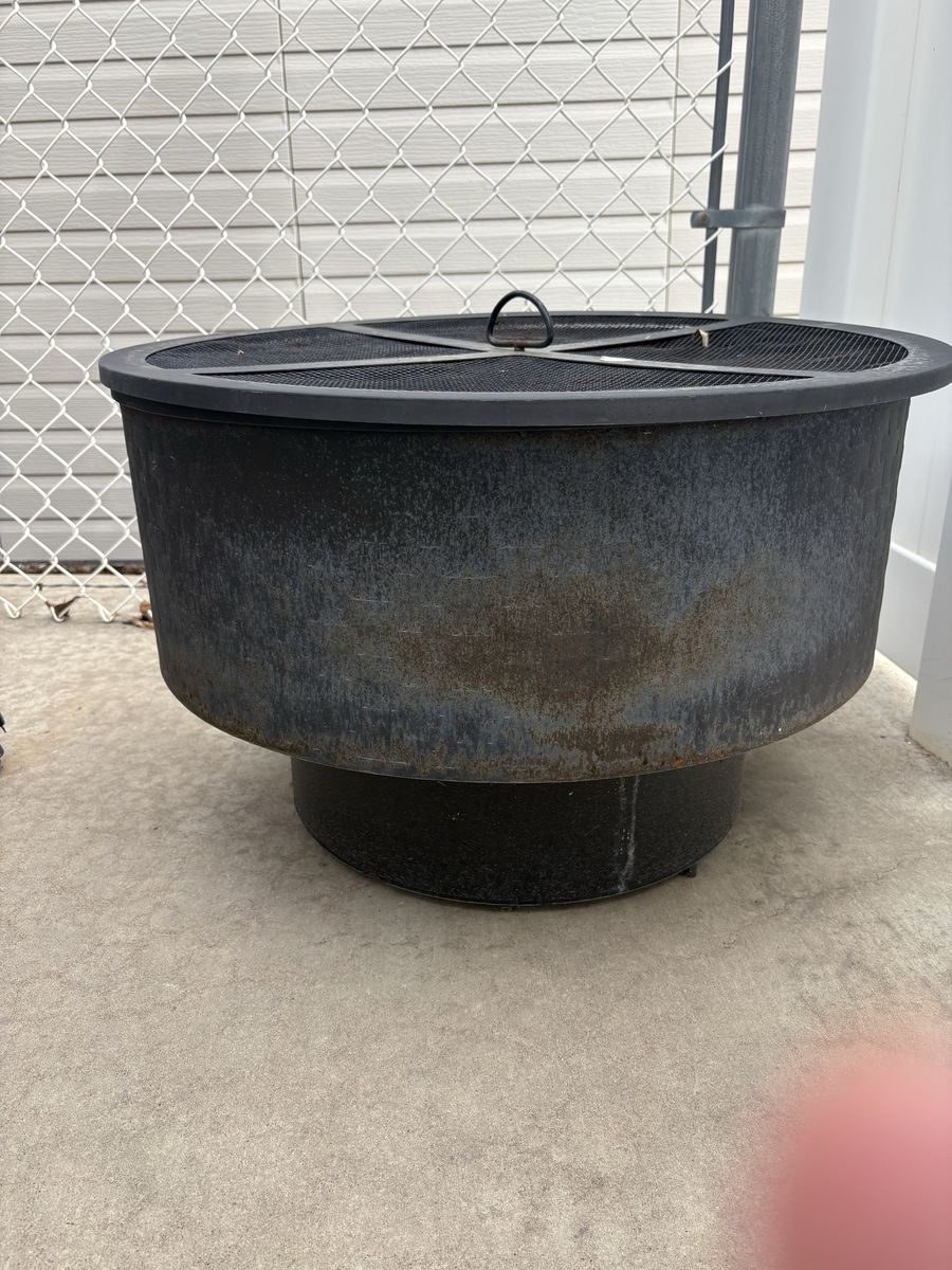 Used Outdoor Fire Pit with Spark Screen