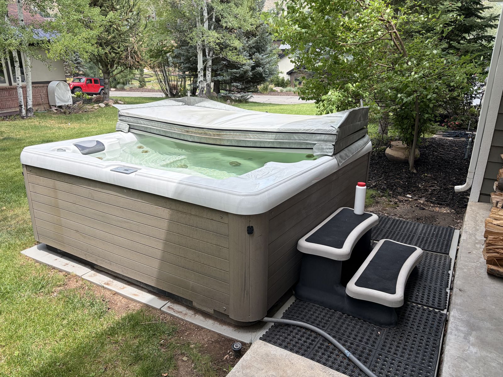 Elite Hot Tub