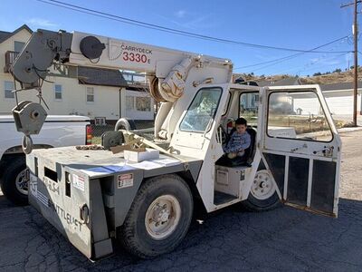 1998 Shuttlelift 3330E Carry Deck Crane