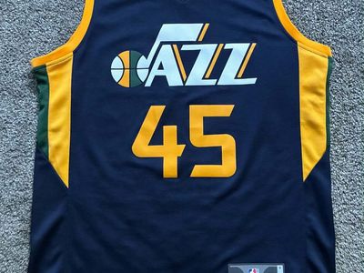 Fanatics Utah Jazz Donovan Mitchell Youth Jersey - Size S - Navy Blue NBA Authentic #45