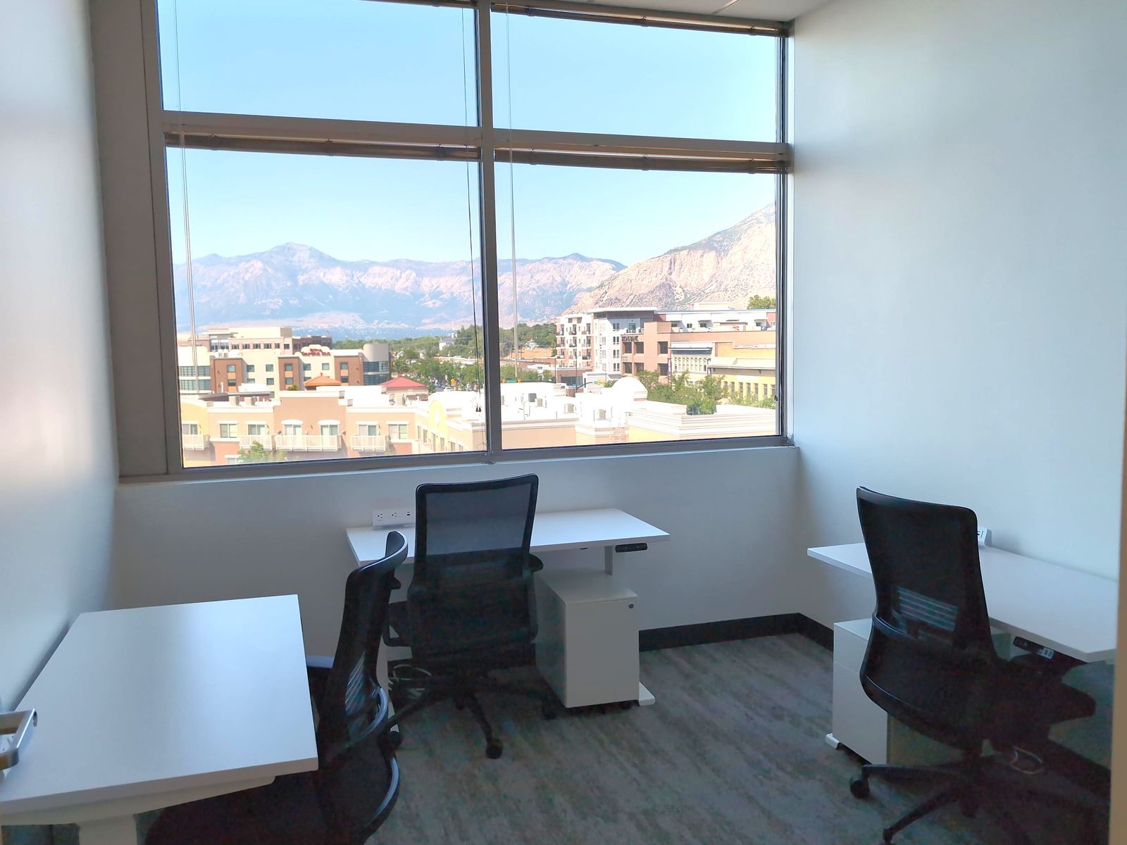 Move-In Ready Team Office | WiFi, Furniture & Reception