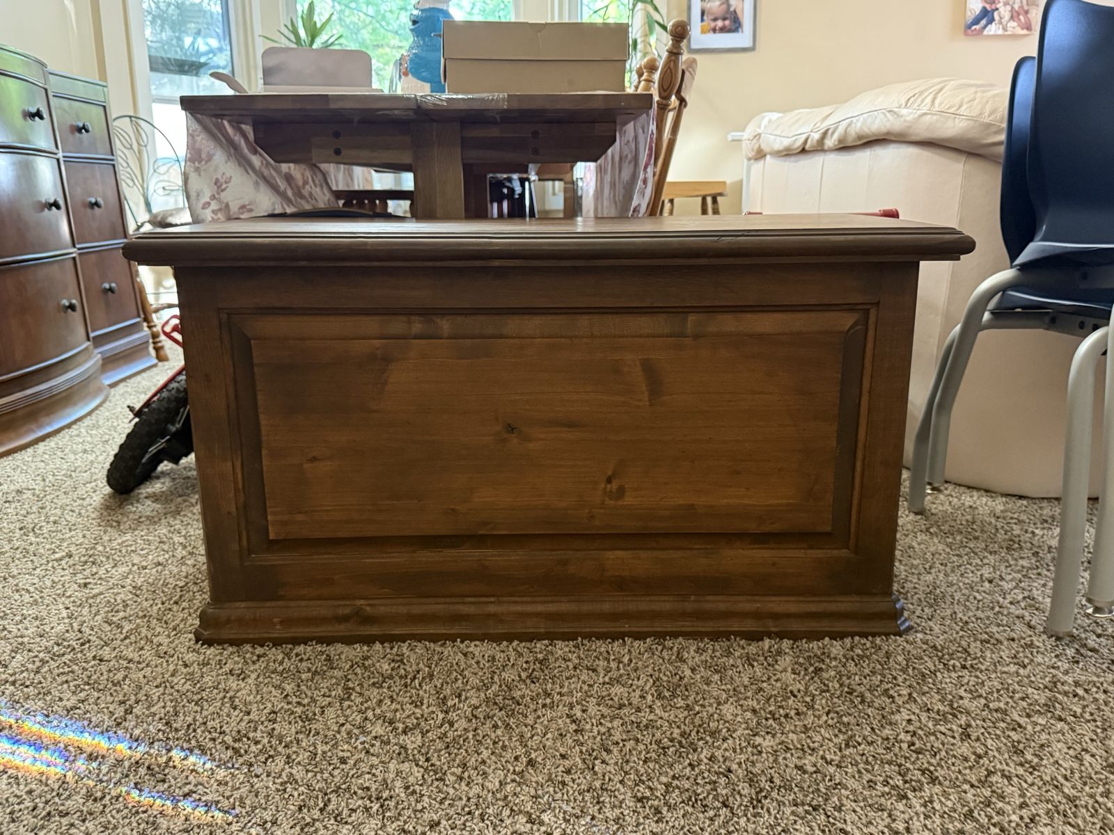 Nice solid wood knotty alder, storage/toy chest, great condition.