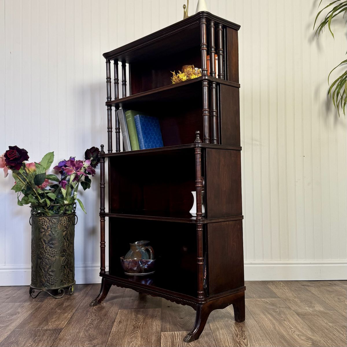 Vintage Mahogany Spindle Bookshelf /Étagère