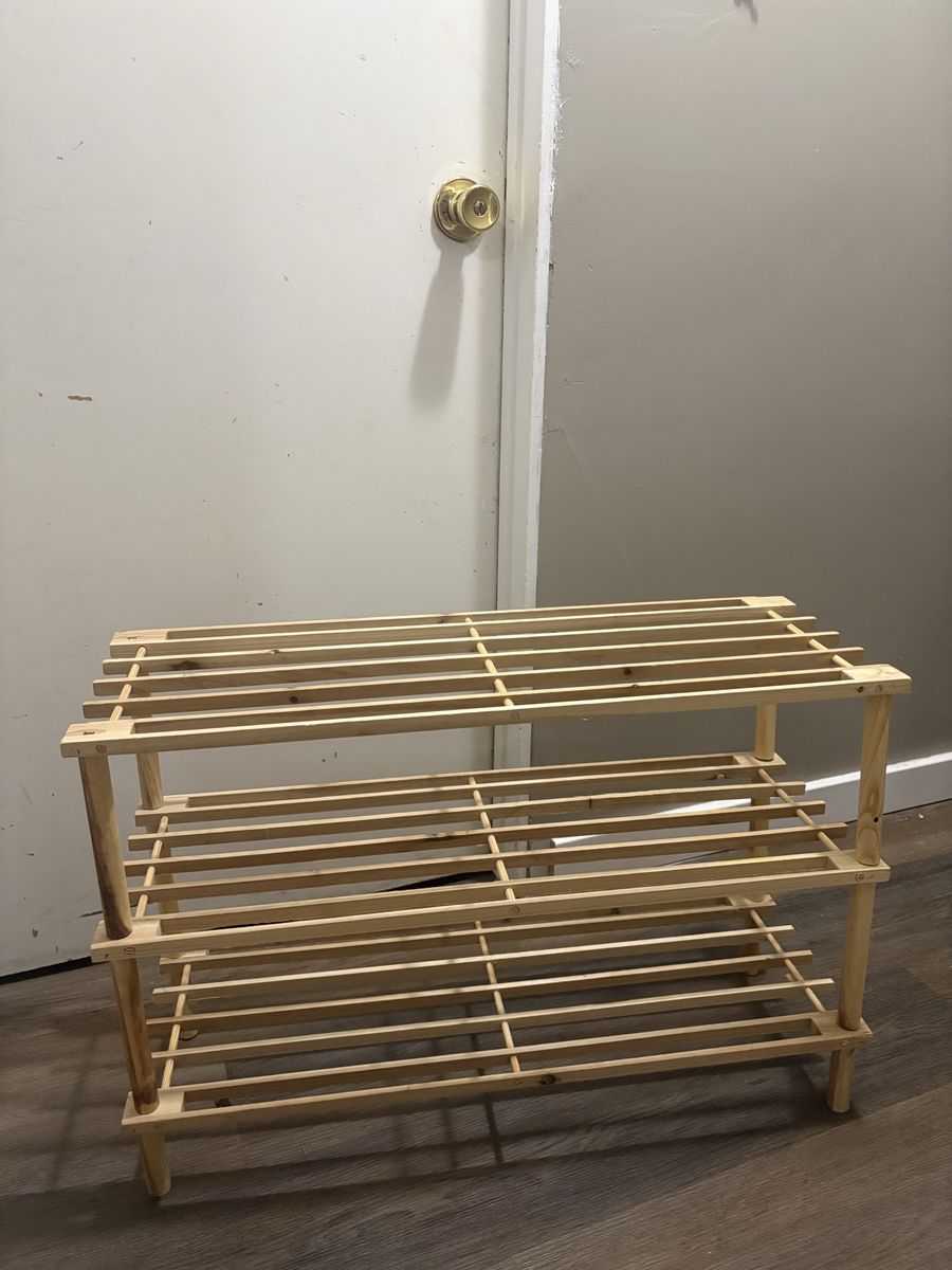 Light Wood 3-Tier Shoe Rack - Compact & Sturdy Organizer for Entryway/Closet