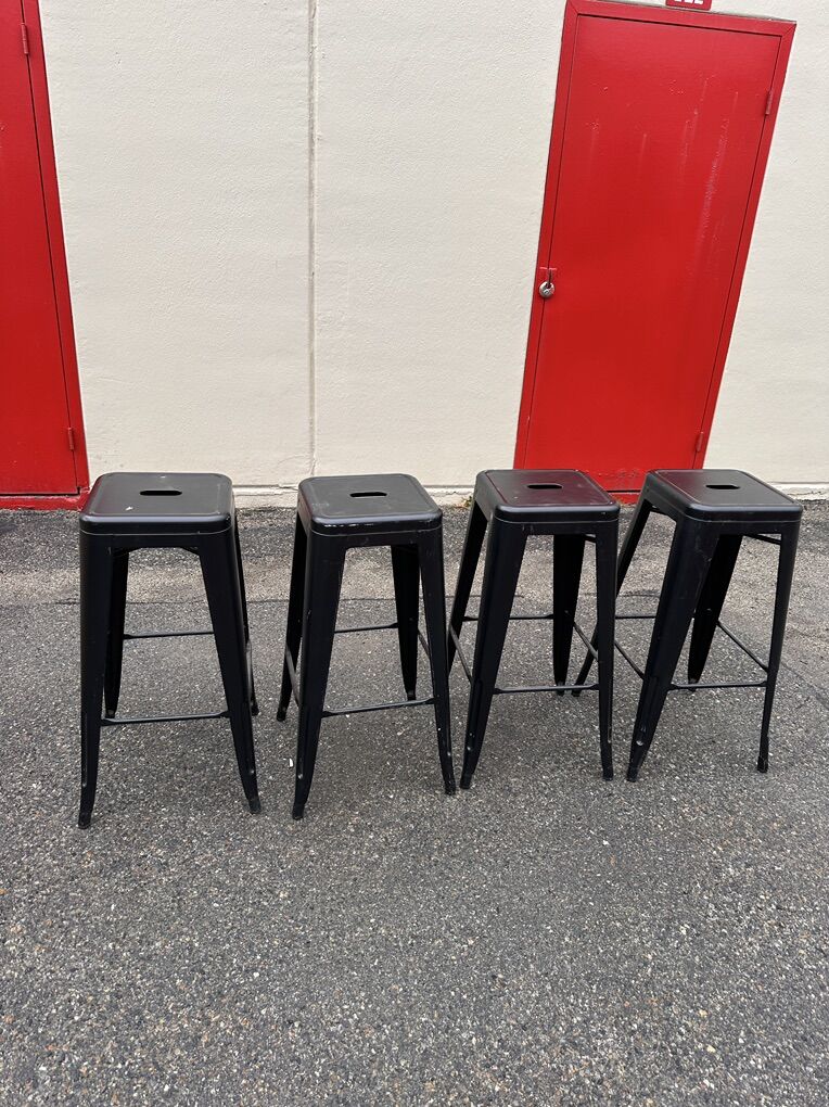 Set of 4 Industrial Black Metal Bar Stools – 30”