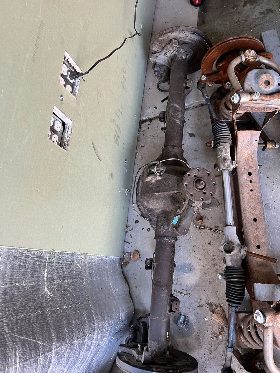 Ford 8.8 disk brake LSD 4L10 rear end