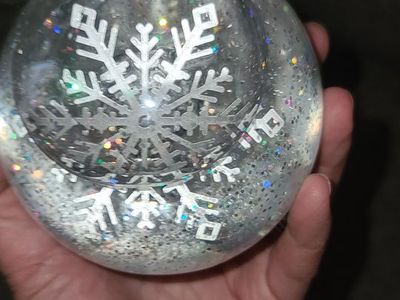 Mr. Christmas Musical Snowflake Snowglobe Lighted Ball Ornament